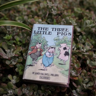 The Three Little Pigs by James Halliwell-Phillipps