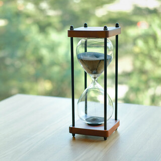 Wosan: The Classic Wooden Hourglass