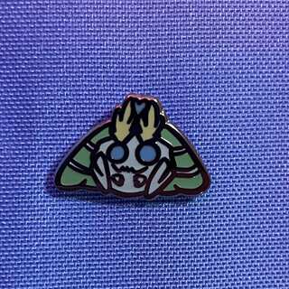 Mini moth pin green