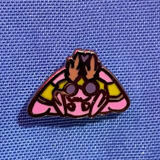 Mini moth pin pink