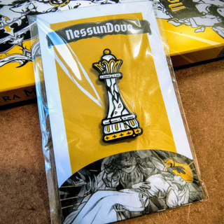 Your Crumbling Queen - Enamel pin