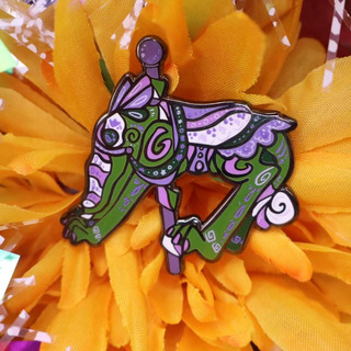 Genderqueer flag hugag carousel pin