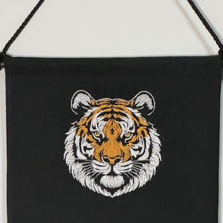 Tiger face pin banner