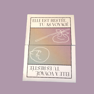 [FR] Exemplaire imprimé de Elle a voyagé / Elle est restée