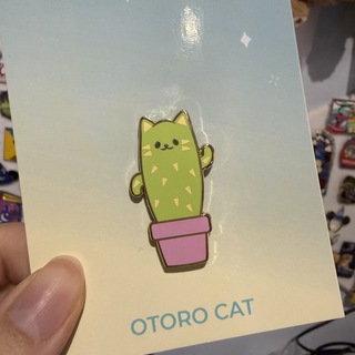 Catus Enamel Pin