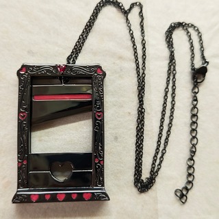 Guillotine necklace - black and red