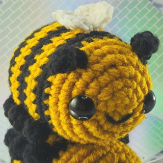 Crochet Bee Small