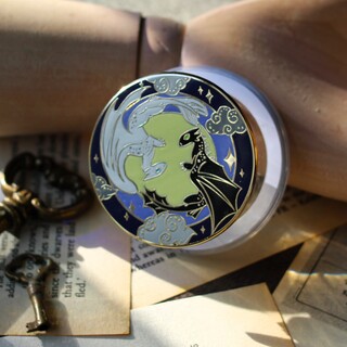 Dancing Dragons Magnetic phone and ereader grip