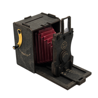 Pre-assembled Jollylook SQUARE Pinhole camera (Stained Brown)