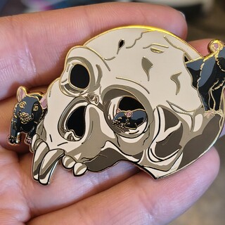 Infested Vampyr skull pin B grade
