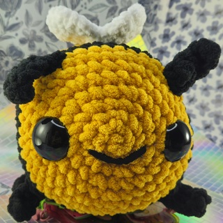 Crochet Bee Large