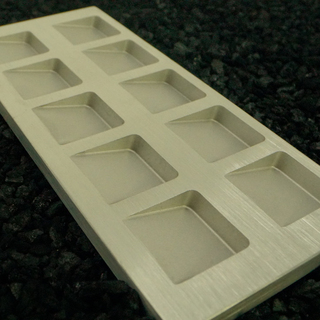 15 Dice Display Stand (99.9% Aluminum)