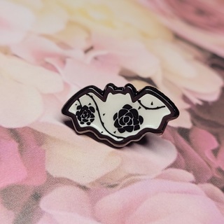 B&W thorns mini bat pin