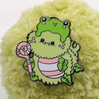 'Froggy' Fluffypede Pin