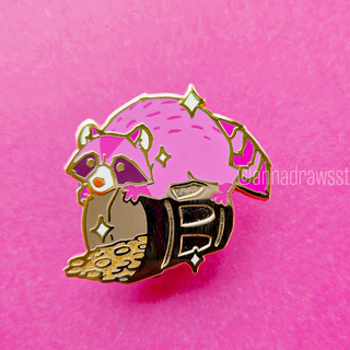 Treasure Raccoon Pin (Grey)