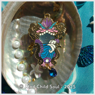 Ocean Lantern (Gold)