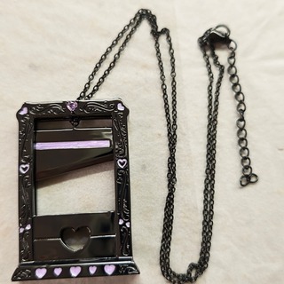 Guillotine necklace - black and lilac