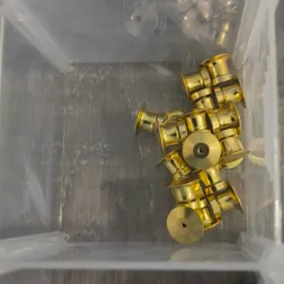 locking back magnet