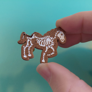 Cookie Horse pin