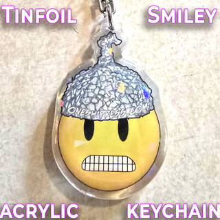 Tinfoil Smiley keychain