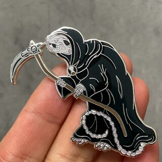 Death rat pin